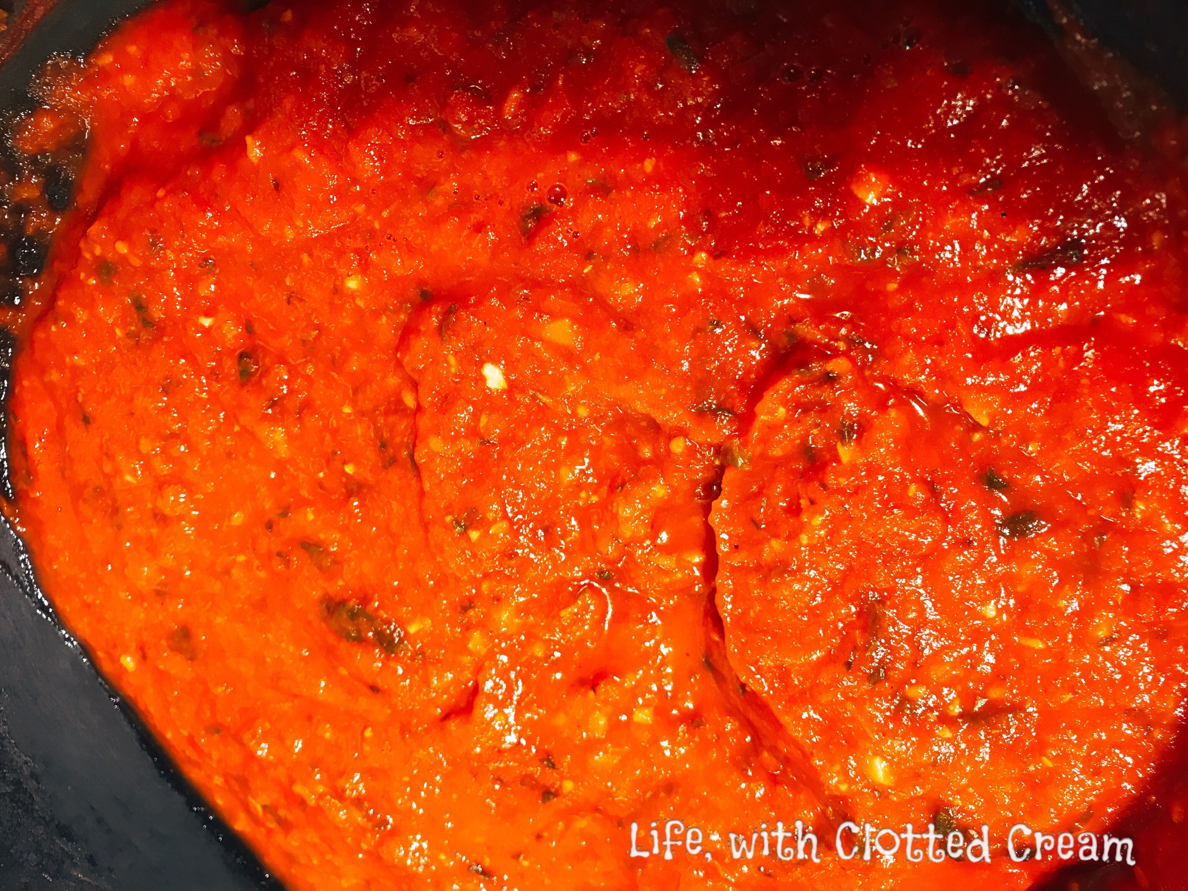 Homemade tomato pizza sauce