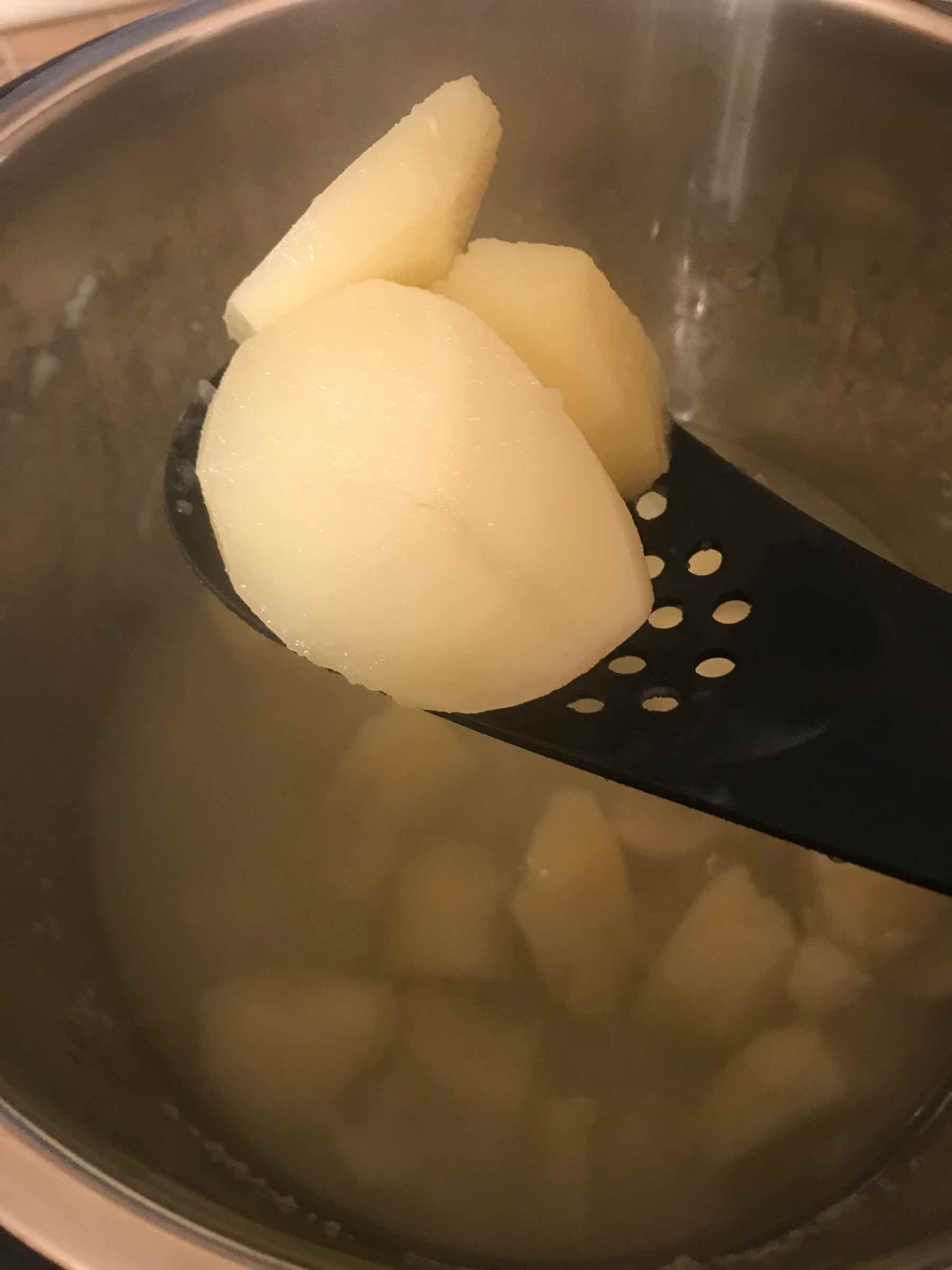 Draining potatoes