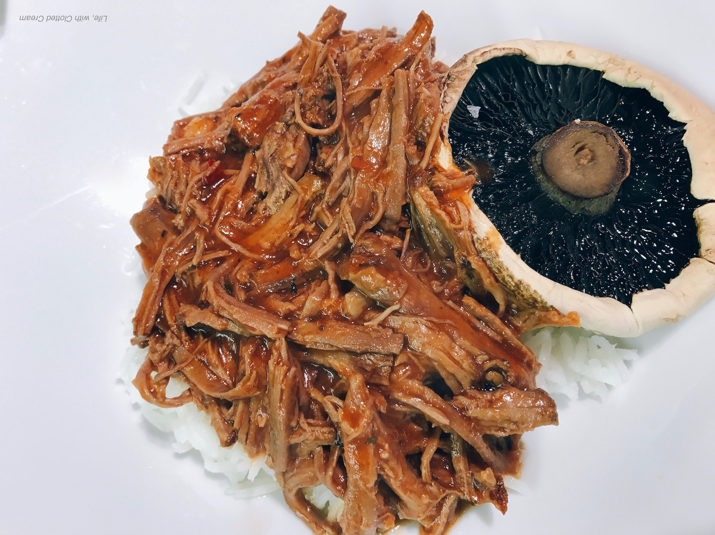 Pulled beef with flat mushroom