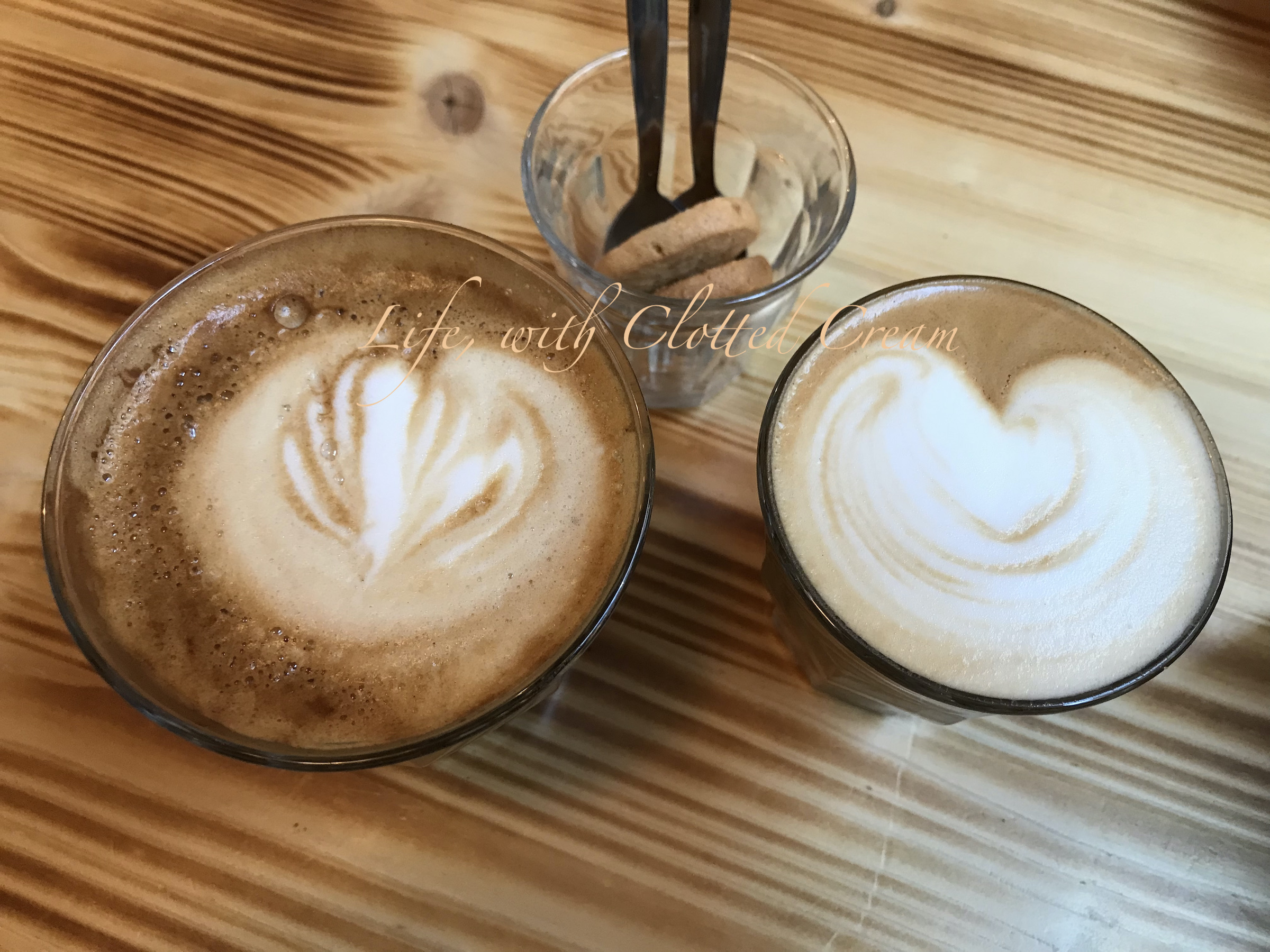 Koffie verkeerd and cappuccino at Toastable